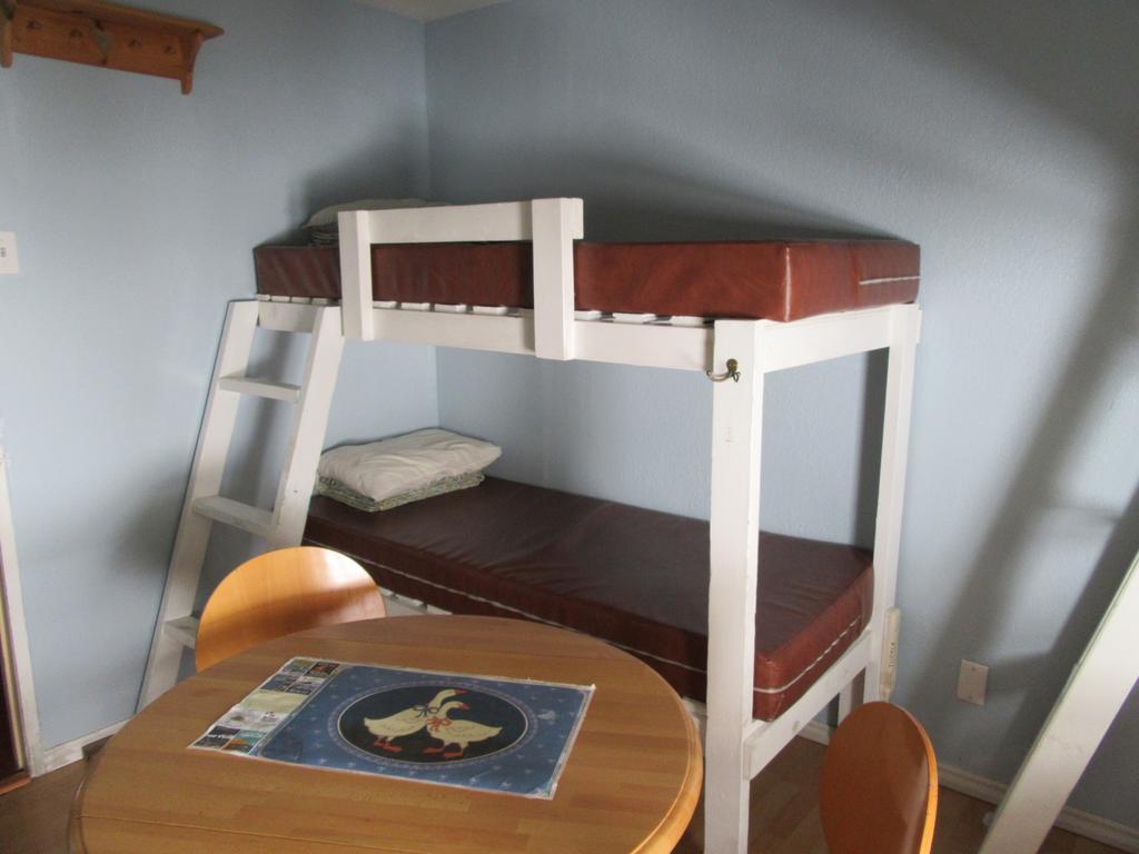 Turtle Hostel Виктория Екстериор снимка