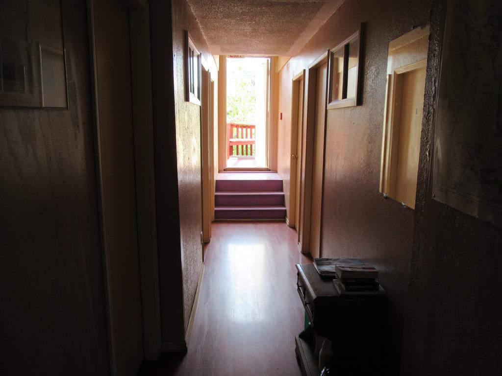 Turtle Hostel Виктория Екстериор снимка