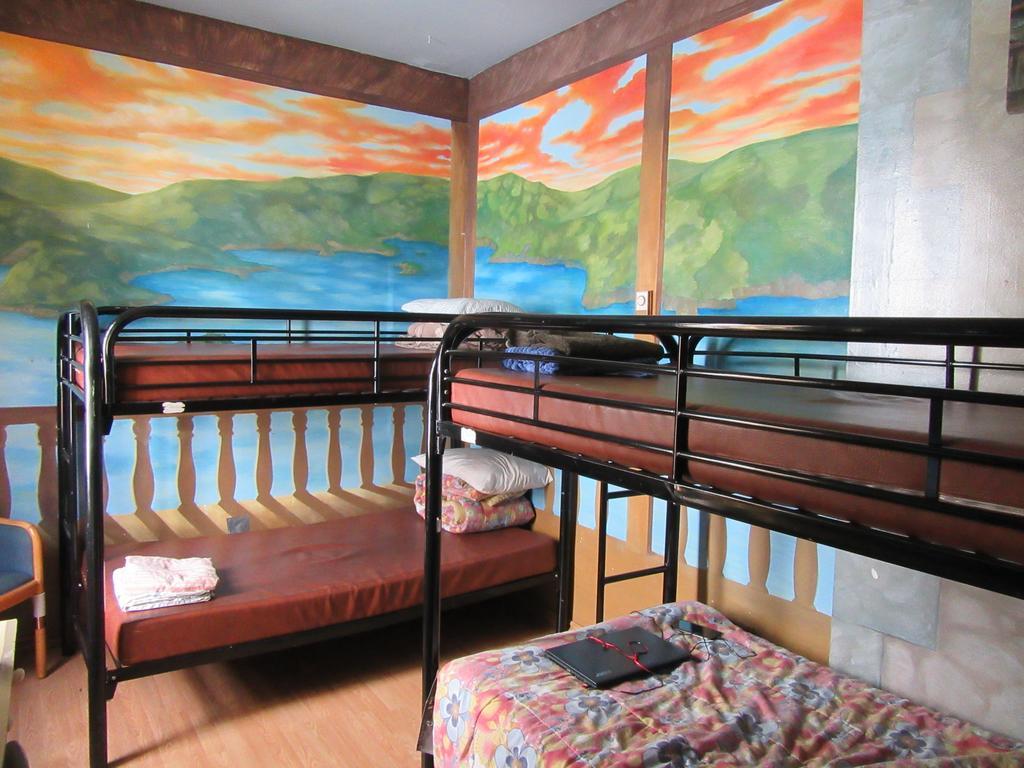 Turtle Hostel Виктория Екстериор снимка